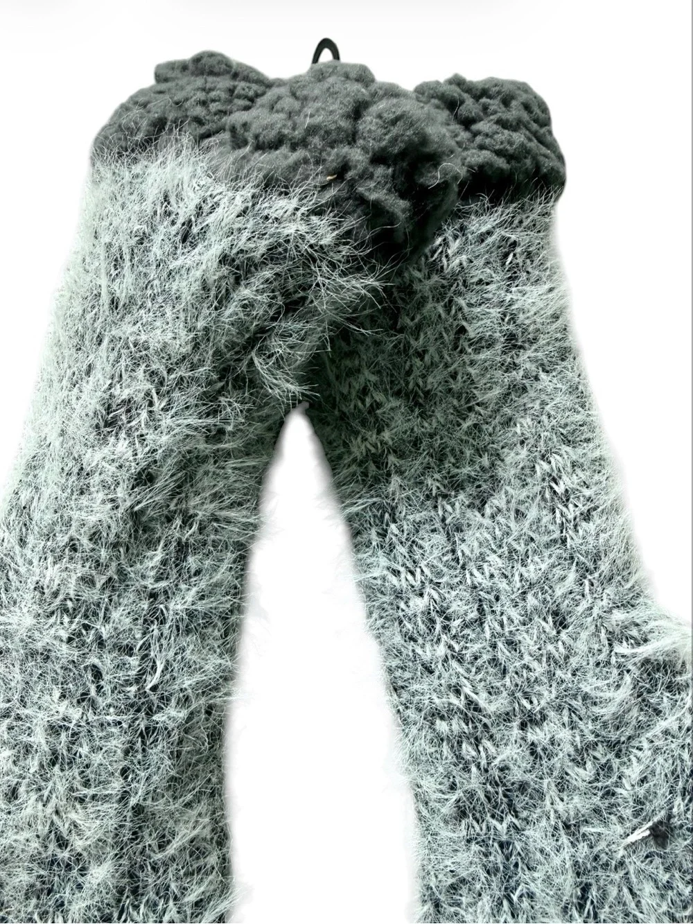 Frye eyelash soft knit non-skid Home Sock. NWT. Shoe size 5-10 Gray